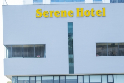 ​​Serene Beach Hotel Đà Nẵng (⭐⭐⭐⭐)