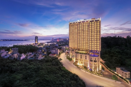 The Yacht Hotel by DC Hạ Long